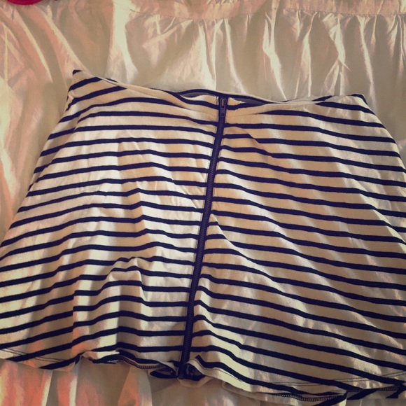 Black and white striped skirt - Picture 1 of 1